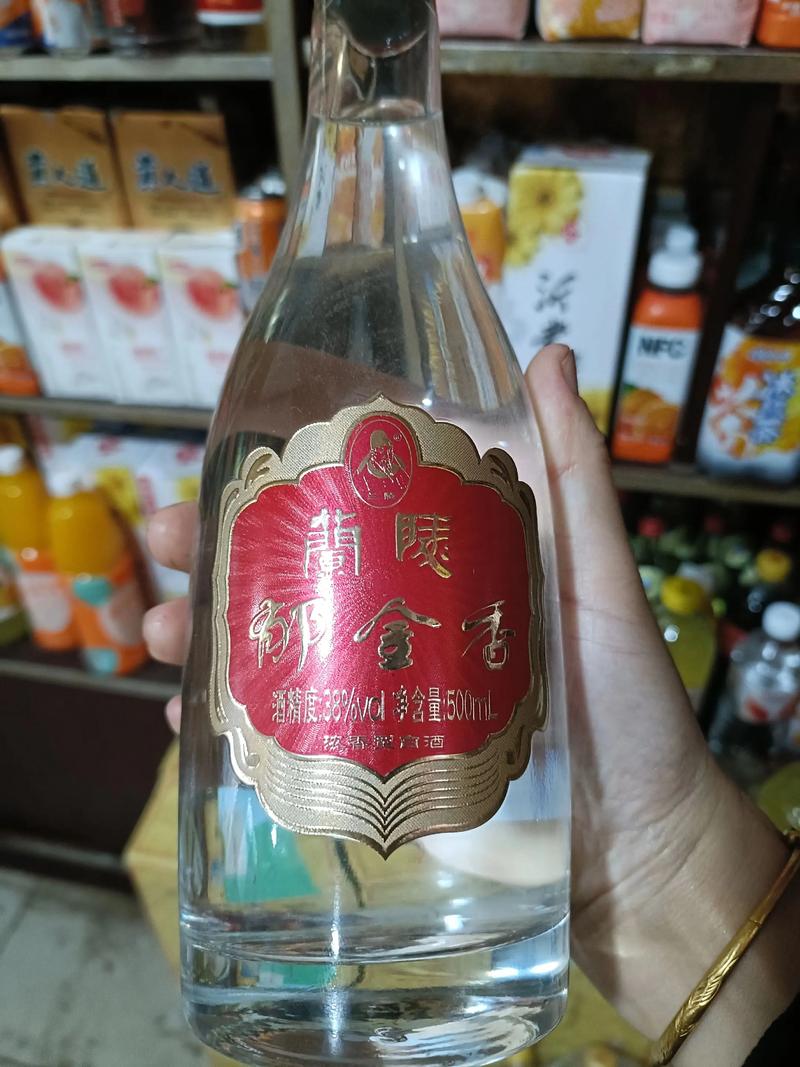 有人说,喝白酒的人故事多,喝啤酒的人朋友多,喝红酒的人情人多